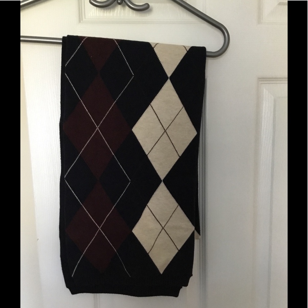 Tommy Hilfiger scarf